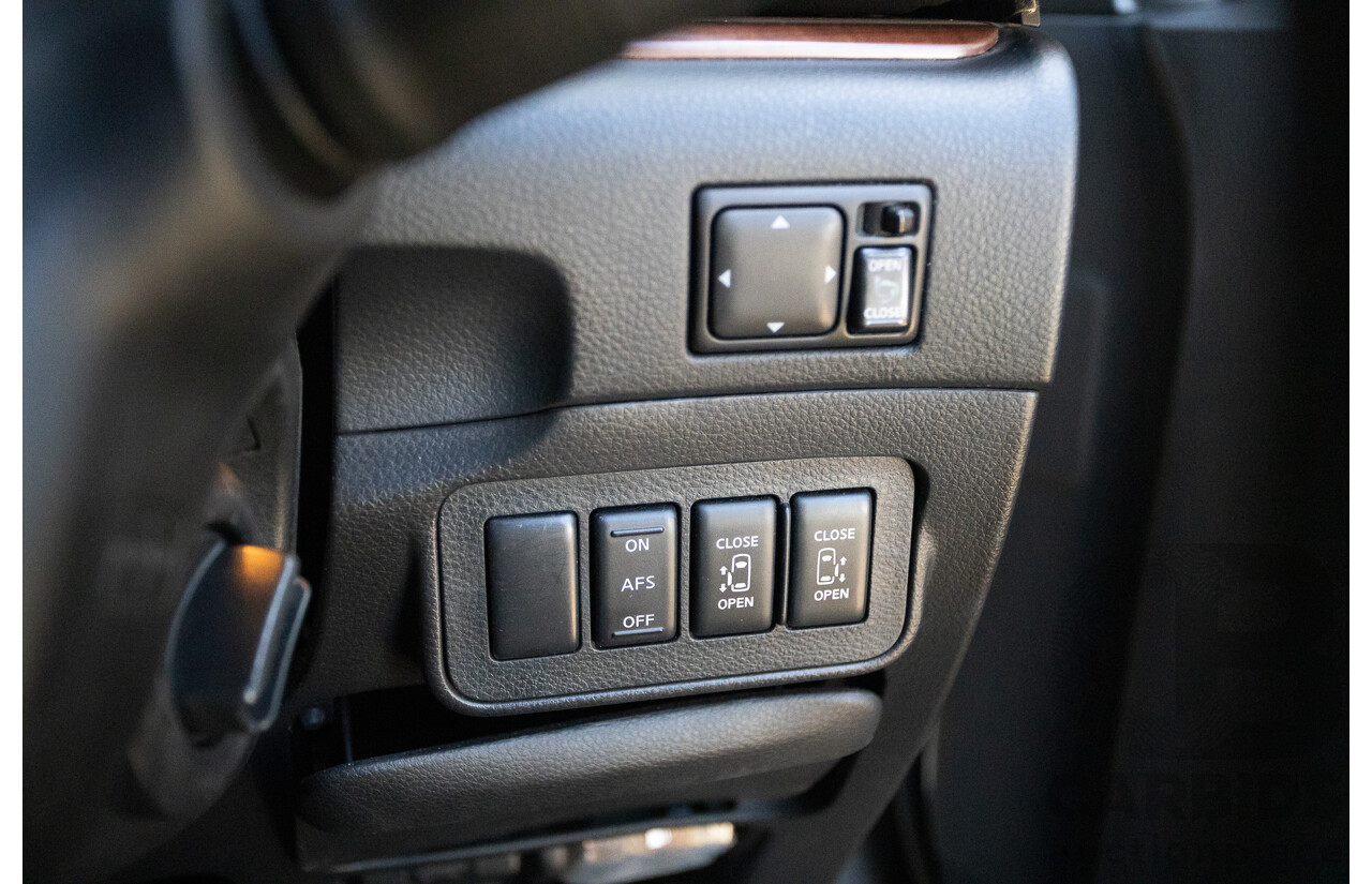 11/2004 Nissan Elgrand E51 Highway Star 4D Wagon Grey 3.5L - 4/2022 Import