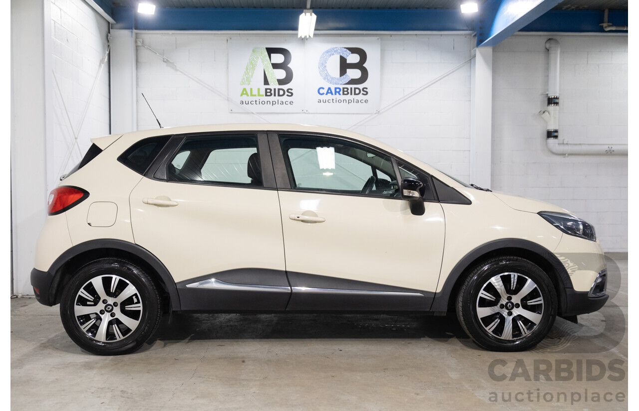 01/2016 Renault Captur Expression (FWD) J87 4d Wagon Ivory White Turbo 1.2L
