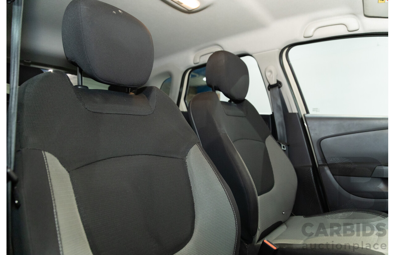 01/2016 Renault Captur Expression (FWD) J87 4d Wagon Ivory White Turbo 1.2L