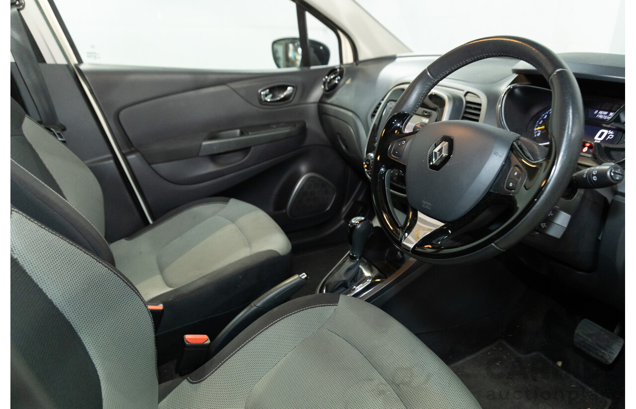 01/2016 Renault Captur Expression (FWD) J87 4d Wagon Ivory White Turbo 1.2L