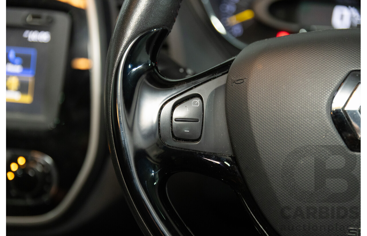 01/2016 Renault Captur Expression (FWD) J87 4d Wagon Ivory White Turbo 1.2L