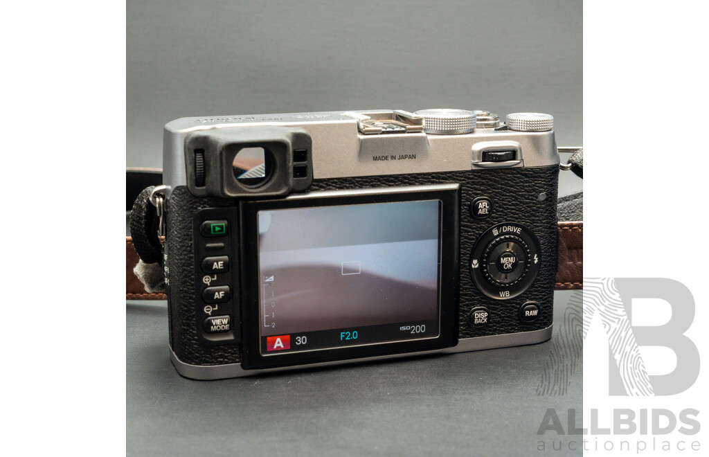 Fujifilm Finepix X100 Digital Camera