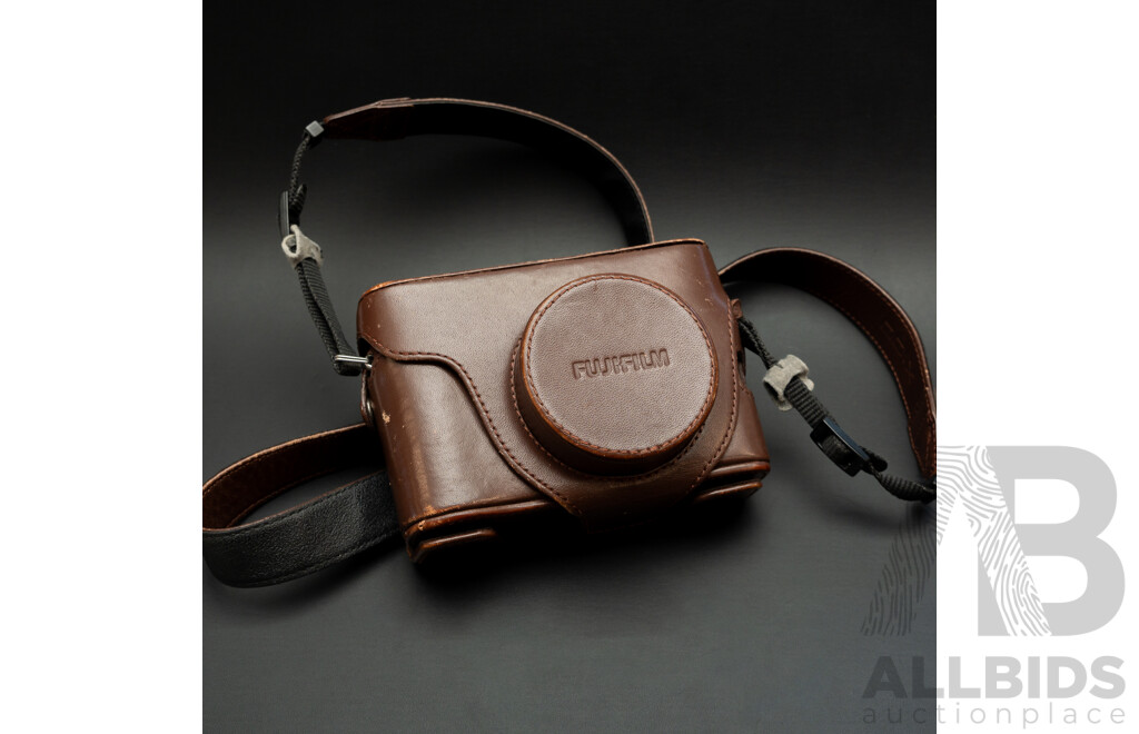 Fujifilm Finepix X100 Digital Camera