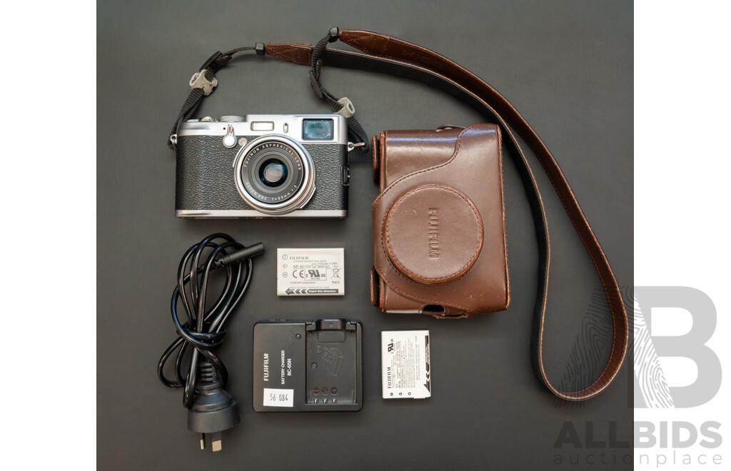 Fujifilm Finepix X100 Digital Camera
