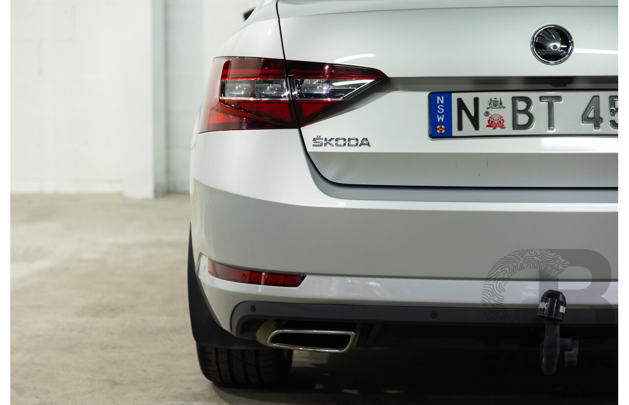 11/2016 Skoda Superb 206 TSI (4x4) NP MY17 4d Sedan Brilliant Silver Metallic Turbo 2.0L