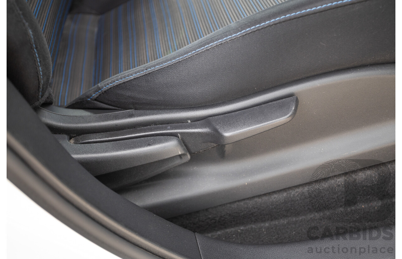 02/2018 Nissan Leaf ZE1 5d Hatchback Ivory Pearl /Dark Blue Pearl Dedicated Electric EV AC110kW - 07/21 Import