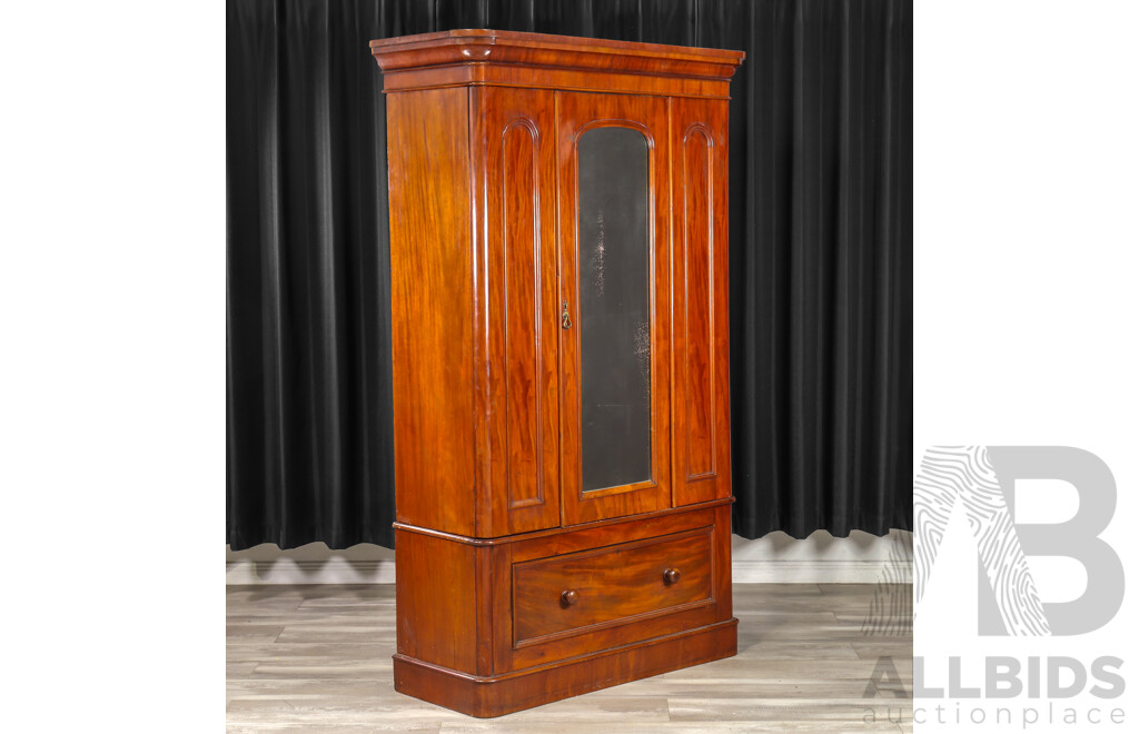 Victorian Cedar Single Door Gents Robe