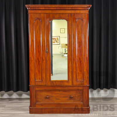 Victorian Cedar Single Door Gents Robe