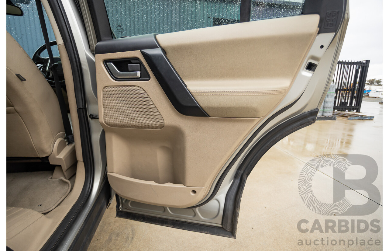 09/2012 Land Rover Freelander 2 HSE (4x4) LF MY11 4D Wagon Silver Turbo Diesel 2.2L