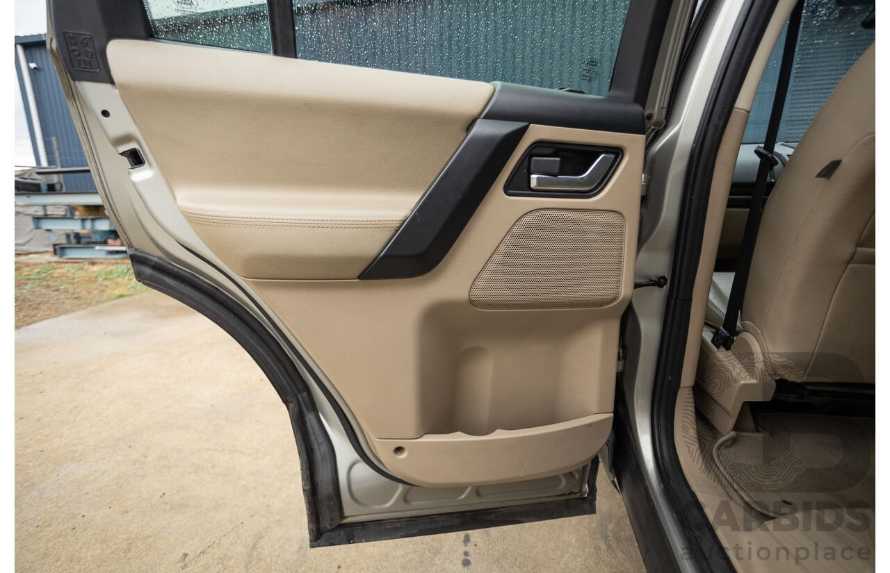 09/2012 Land Rover Freelander 2 HSE (4x4) LF MY11 4D Wagon Silver Turbo Diesel 2.2L