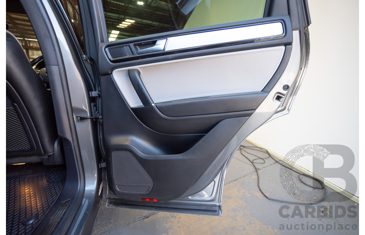 11/2017 Volkswagen Touareg 150 TDI Monochrome (AWD) 7P MY18 4D Wagon Canyon Grey Turbo Diesel 3.0L