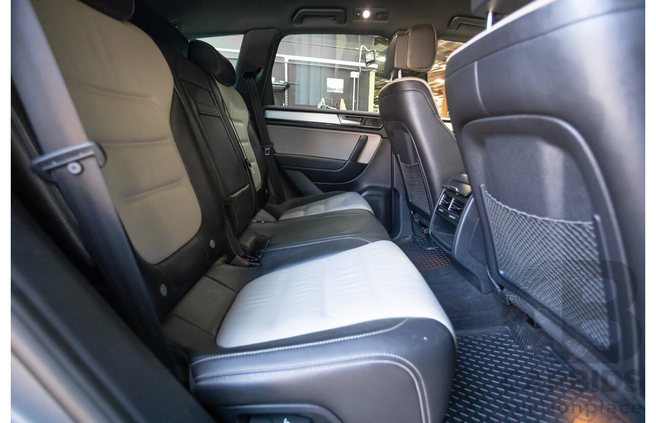 11/2017 Volkswagen Touareg 150 TDI Monochrome (AWD) 7P MY18 4D Wagon Canyon Grey Turbo Diesel 3.0L