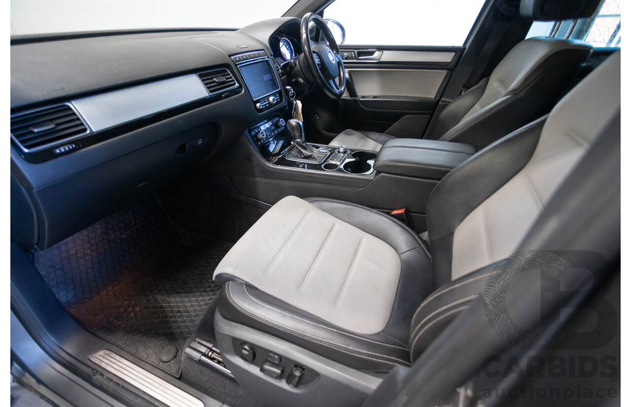 11/2017 Volkswagen Touareg 150 TDI Monochrome (AWD) 7P MY18 4D Wagon Canyon Grey Turbo Diesel 3.0L