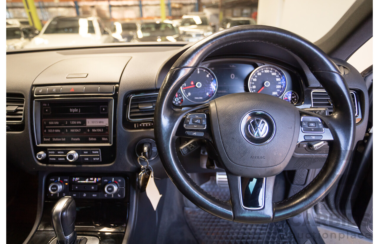 11/2017 Volkswagen Touareg 150 TDI Monochrome (AWD) 7P MY18 4D Wagon Canyon Grey Turbo Diesel 3.0L