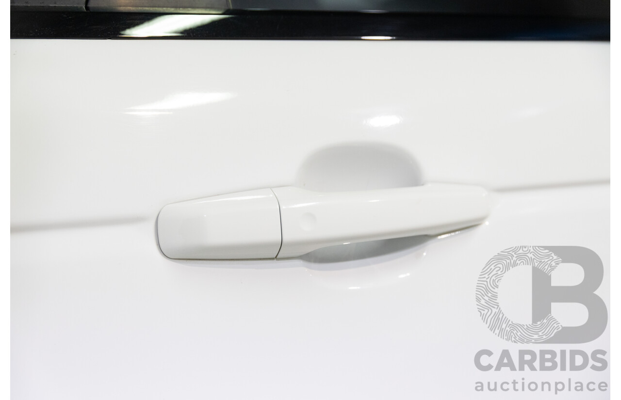 01/2017 Land Rover Range Rover Sport 3.0 TDV6 SE (AWD) LW MY17 4d Wagon Fuji White Turbo Diesel V6 3.0L