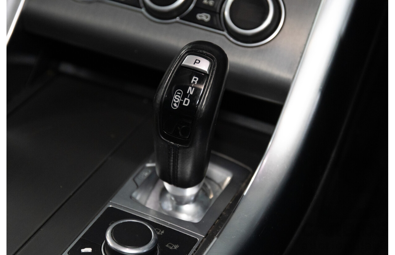 01/2017 Land Rover Range Rover Sport 3.0 TDV6 SE (AWD) LW MY17 4d Wagon Fuji White Turbo Diesel V6 3.0L