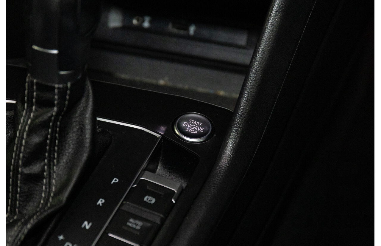 07/2017 Volkswagen Tiguan 140TDI Highline R-Line Package (AWD) 5NA MY18 4d Wagon Pure White Turbo Diesel 2.0L