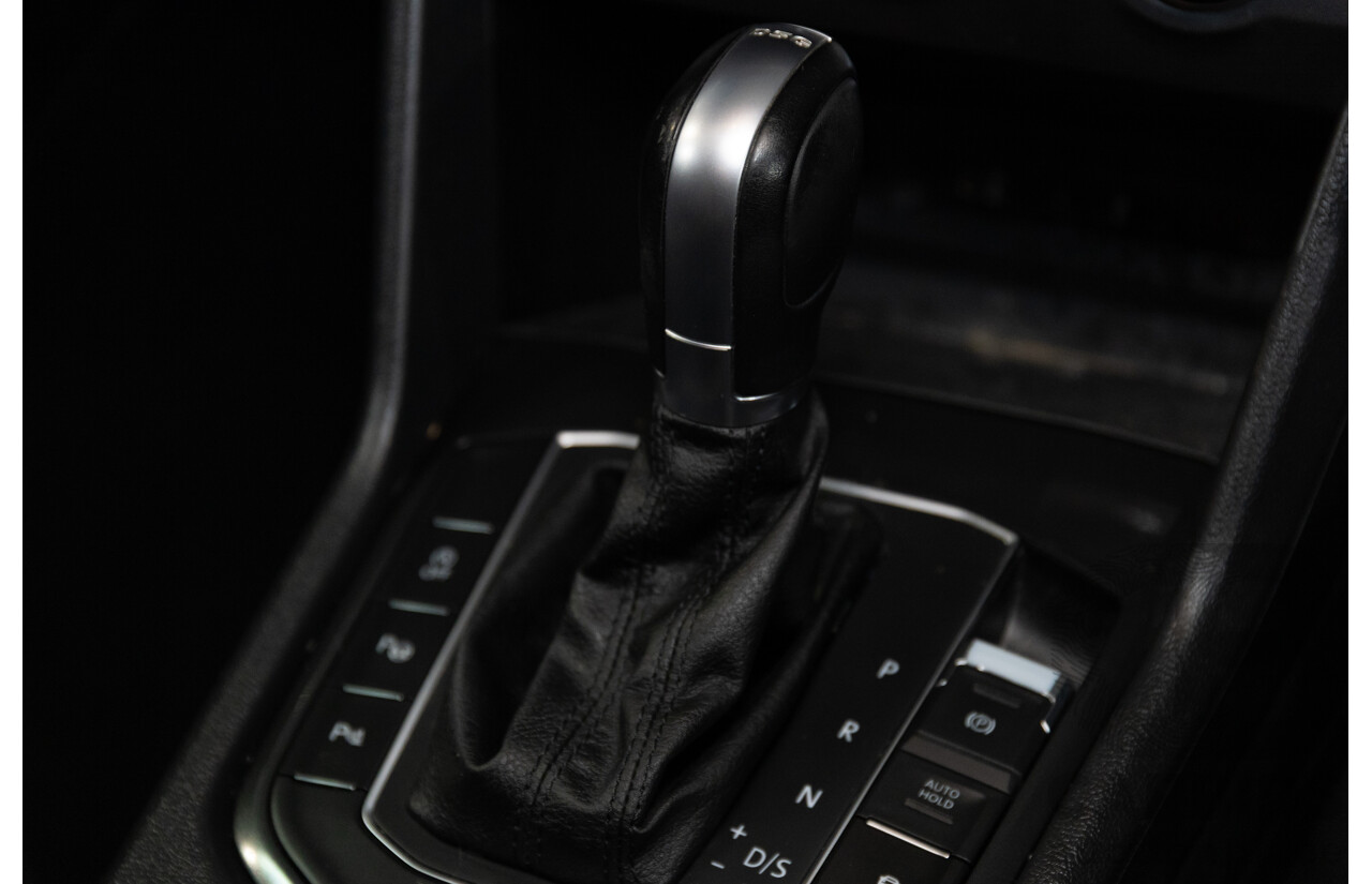 08/2017 Volkswagen Tiguan 132TSI Comfortline (AWD) 5NA MY18 4d Wagon Pure White Turbo 2.0L