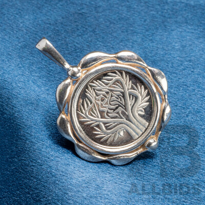 Sterling Silver Coin Pendant 26mm, Issued by the Israel Government Coins & Medals Corp Ltd, 6.20 Grams