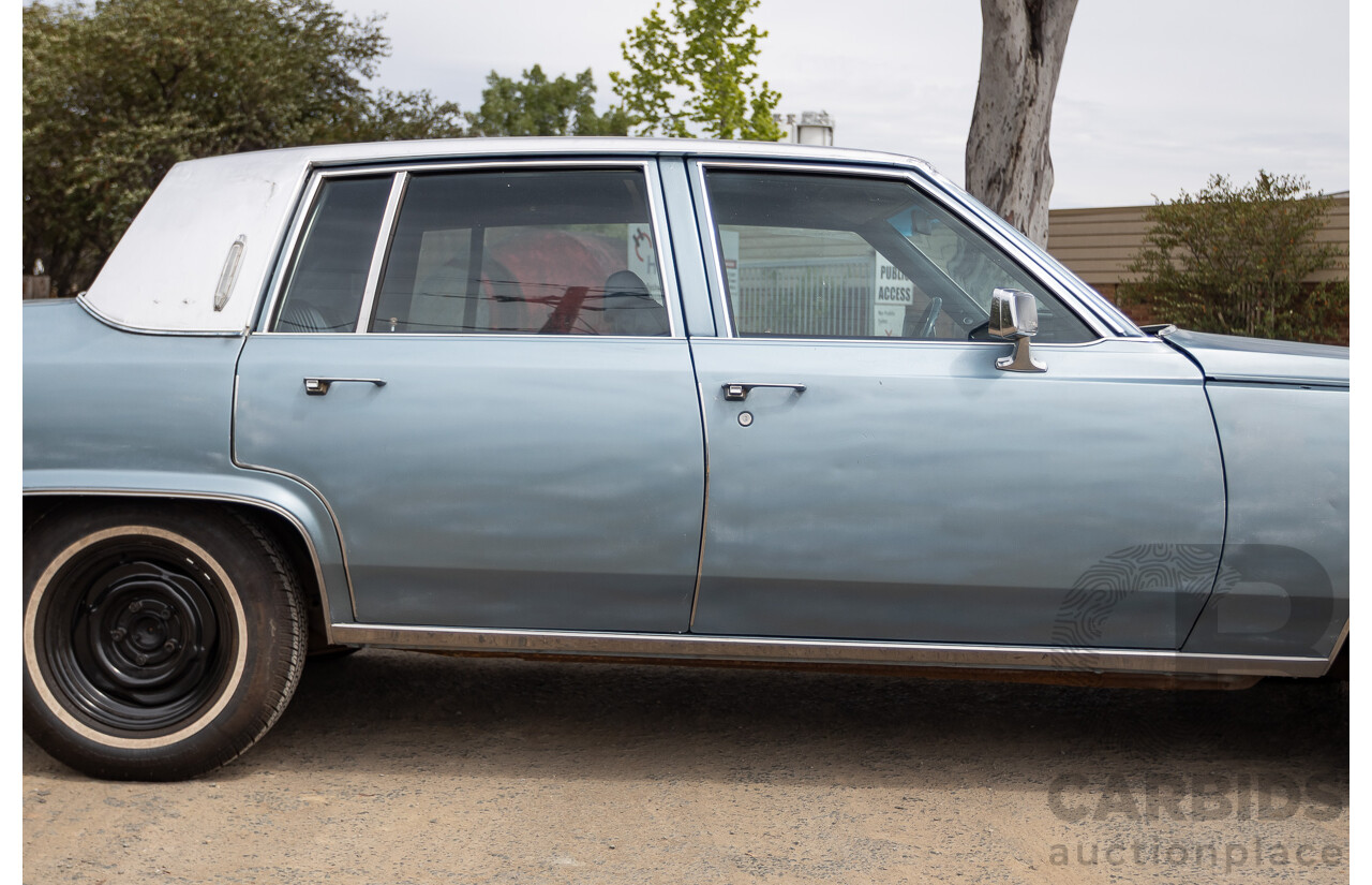 01/1981 Cadillac DeVille 4d Sedan Blue / Grey V8 5.0L