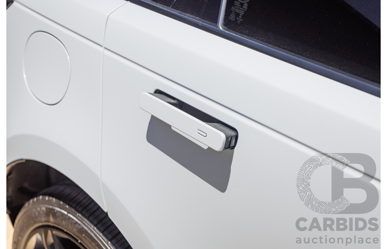 09/2017 Range Rover Velar D240 R-DYNAMIC S (AWD) MY18 4D Wagon Glacier White Turbo Diesel 2.0L