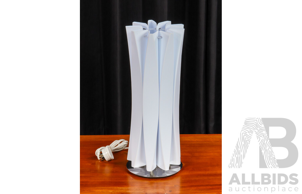 Bach Sa Sculptural Table Lamp