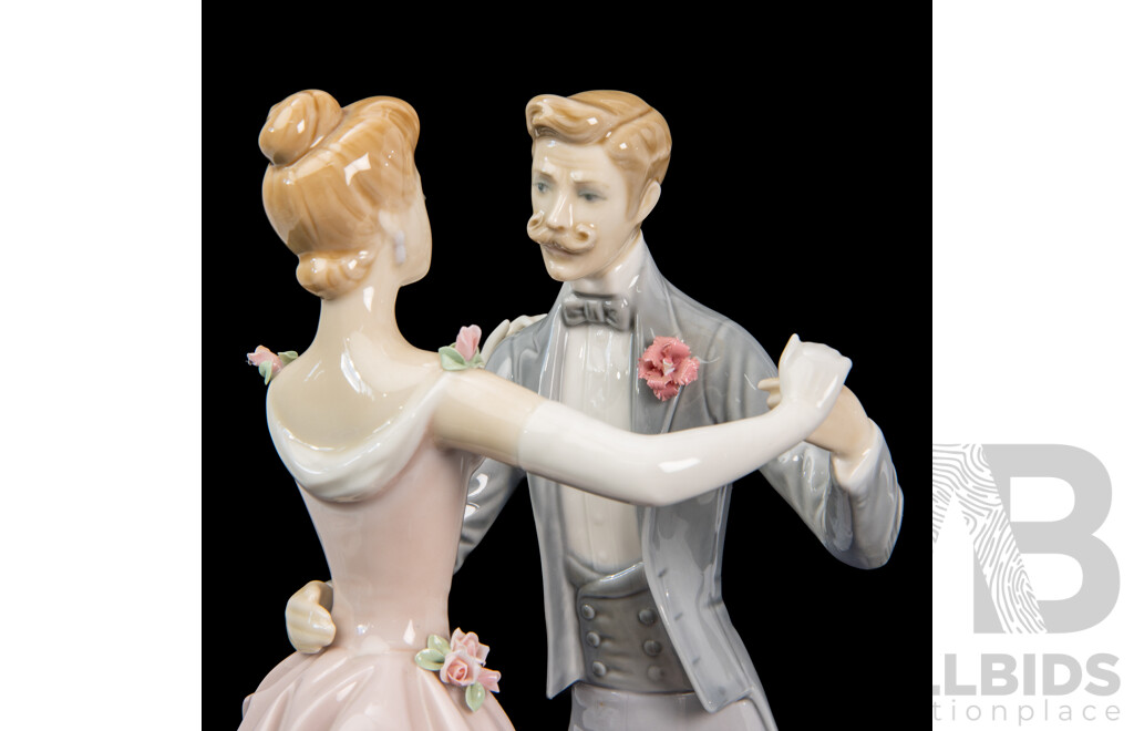 Large Lladró 'Anniversary Waltz' Dancing Couple