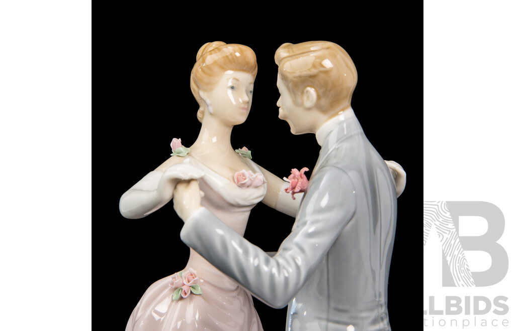 Large Lladró 'Anniversary Waltz' Dancing Couple