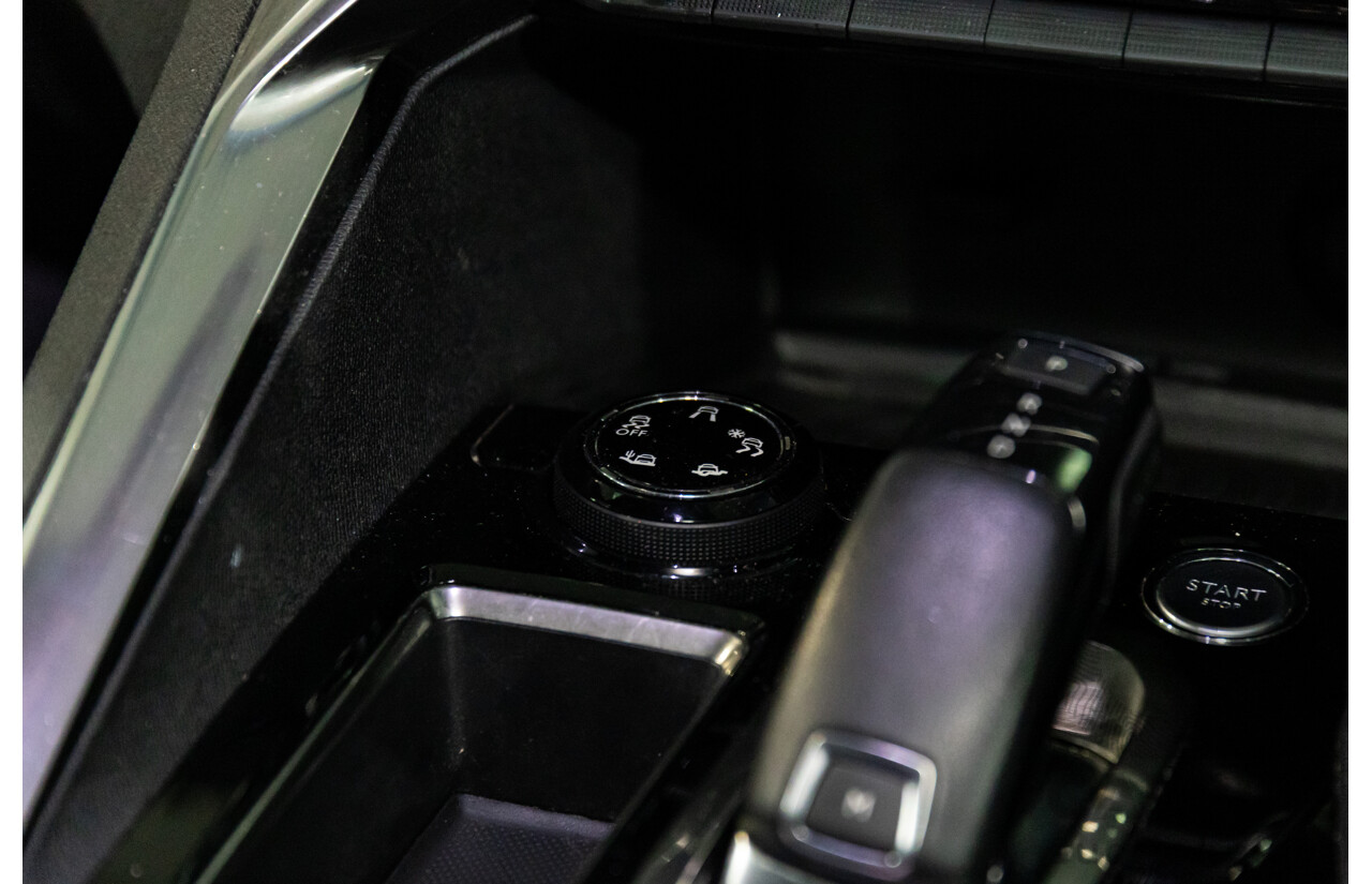 08/2017 Peugeot 3008 GT Line (FWD) P84 4d Wagon Cumulus Grey Metallic Turbo 1.6L