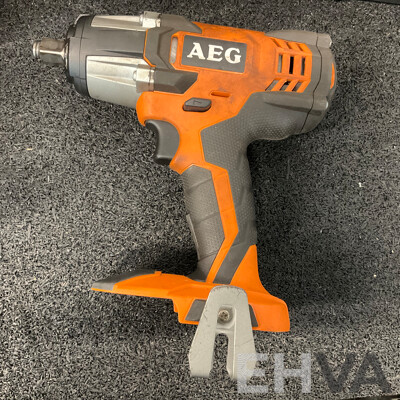 AEG BSS18C12Z Impact Wrench & Impact Driver with Battery, Charger and Carry Bag & a Case of Impact Socket Set