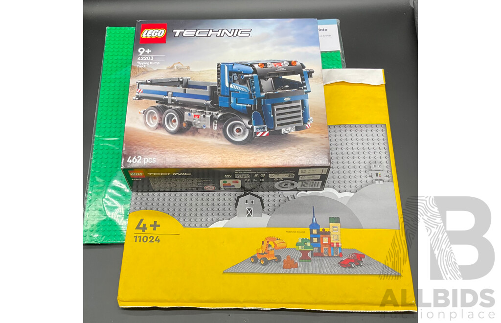 LEGO Technic (42203), LEGO Base Plate and ANKO Base Plate - Lot of 3