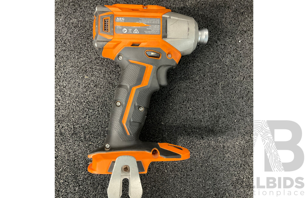 AEG BSS18C12Z Impact Wrench & Impact Driver with Battery, Charger and Carry Bag & a Case of Impact Socket Set