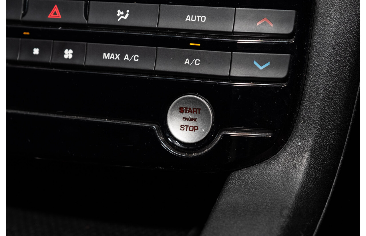 05/2018 Jaguar F-Pace 35t S (AWD 280kW) X761 MY18.5 4d Wagon Indus Silver Metallic Supercharged V6 3.0L