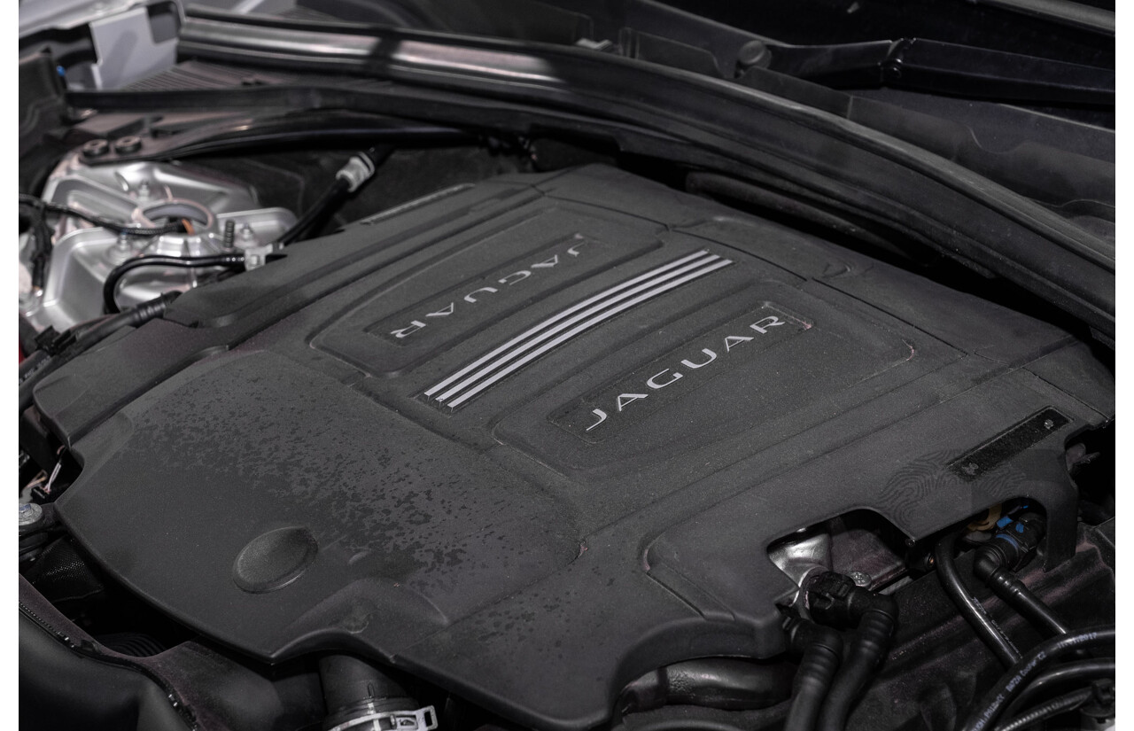 05/2018 Jaguar F-Pace 35t S (AWD 280kW) X761 MY18.5 4d Wagon Indus Silver Metallic Supercharged V6 3.0L