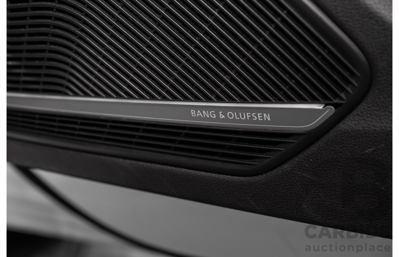 10/2016 Audi A4 Avant 2.0 TFSI S-Tronic Sport (FWD) F4 (B9) 4d Wagon Glacier White Turbo 2.0L