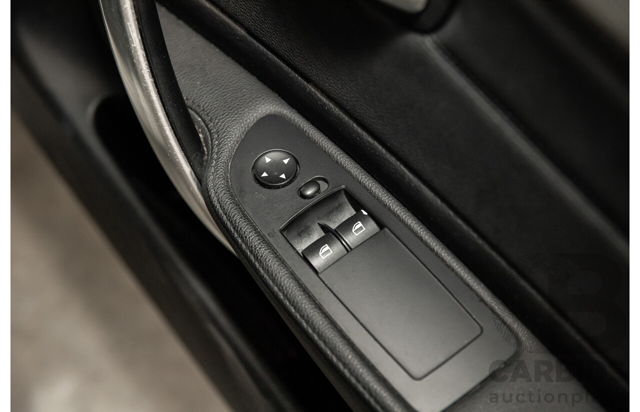 4/2013 BMW 120i E82 MY12.5 2d Coupe Alpine White 2.0L