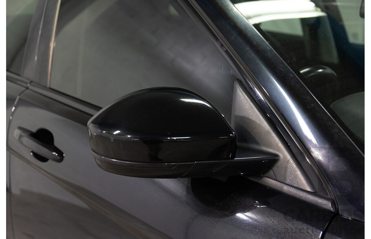 07/2017 Range Rover Evoque Td4 150 SE (AWD) LV MY17 5d Wagon Santorini Black Metallic Turbo Diesel 2.0L