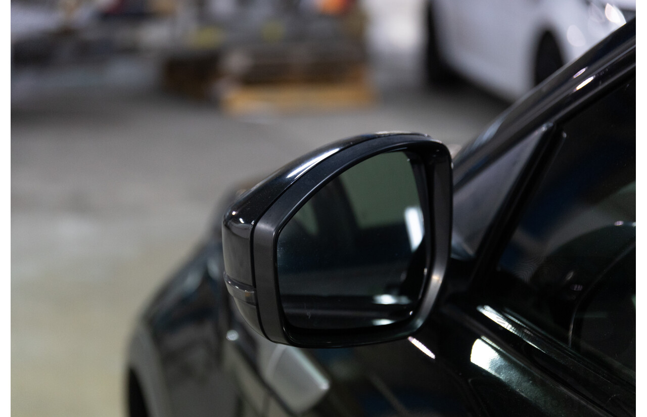 07/2017 Range Rover Evoque Td4 150 SE (AWD) LV MY17 5d Wagon Santorini Black Metallic Turbo Diesel 2.0L