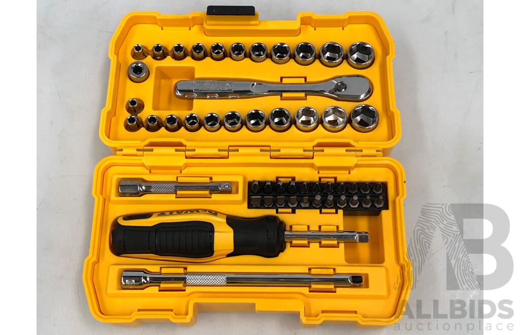 DeWalt 50 Piece ¼ Inch Drive Metric/Imperial Socket Set - New