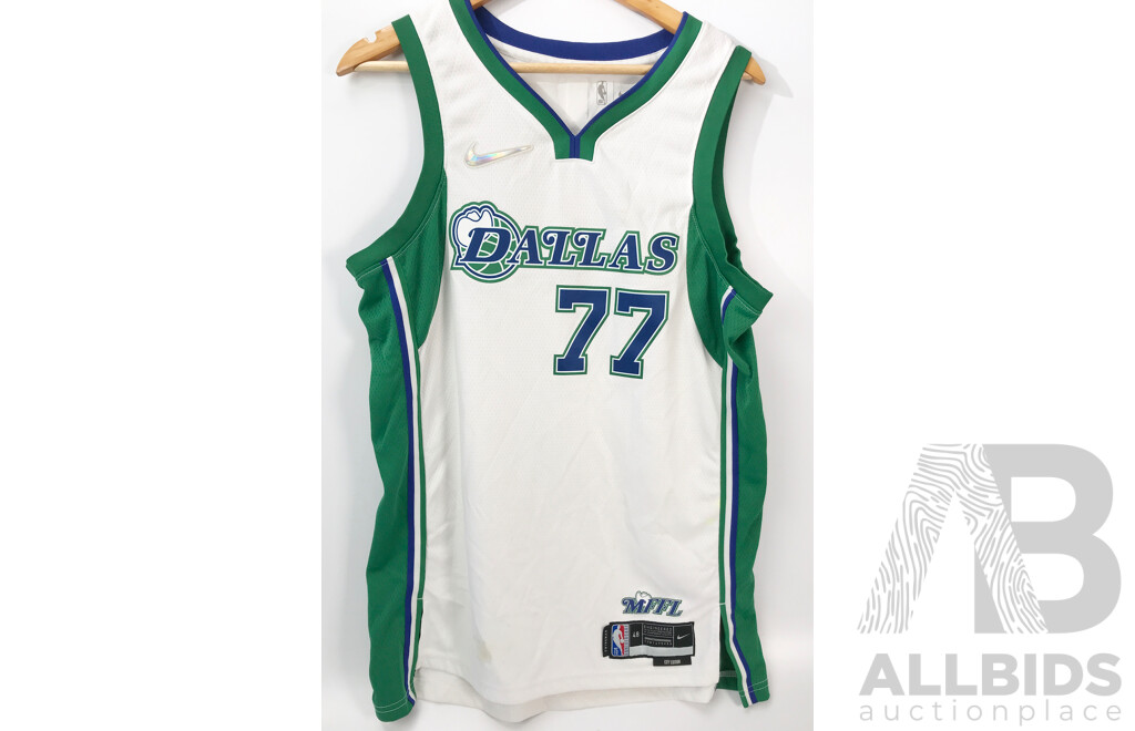 NBA Dallas Mavericks - Luka Doncic #77 Jersey (Size: Large)