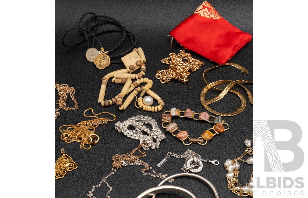 Large Collection of Assorted Jewellery