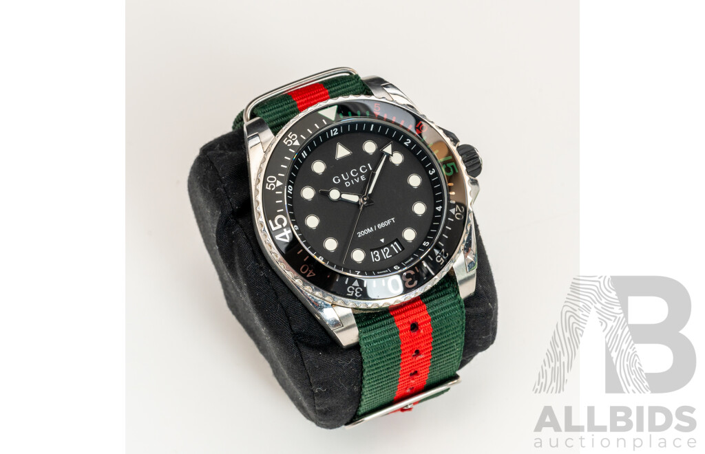 2016 Gucci YA136209 Dive Black Dial 45mm Stainless Steel XL Collection Men's Watch