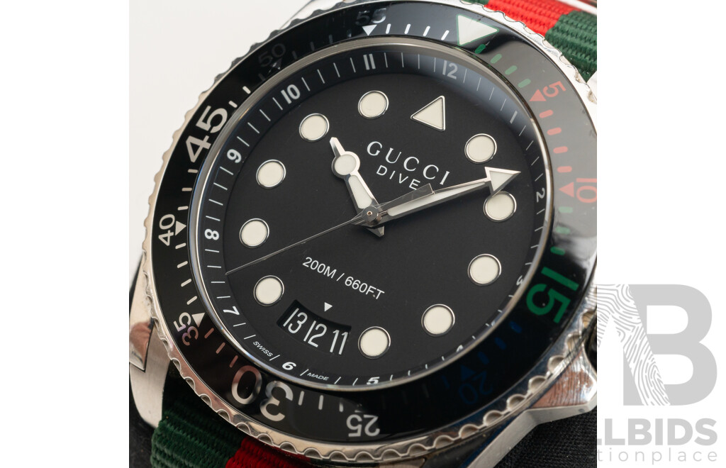 2016 Gucci YA136209 Dive Black Dial 45mm Stainless Steel XL Collection Men's Watch