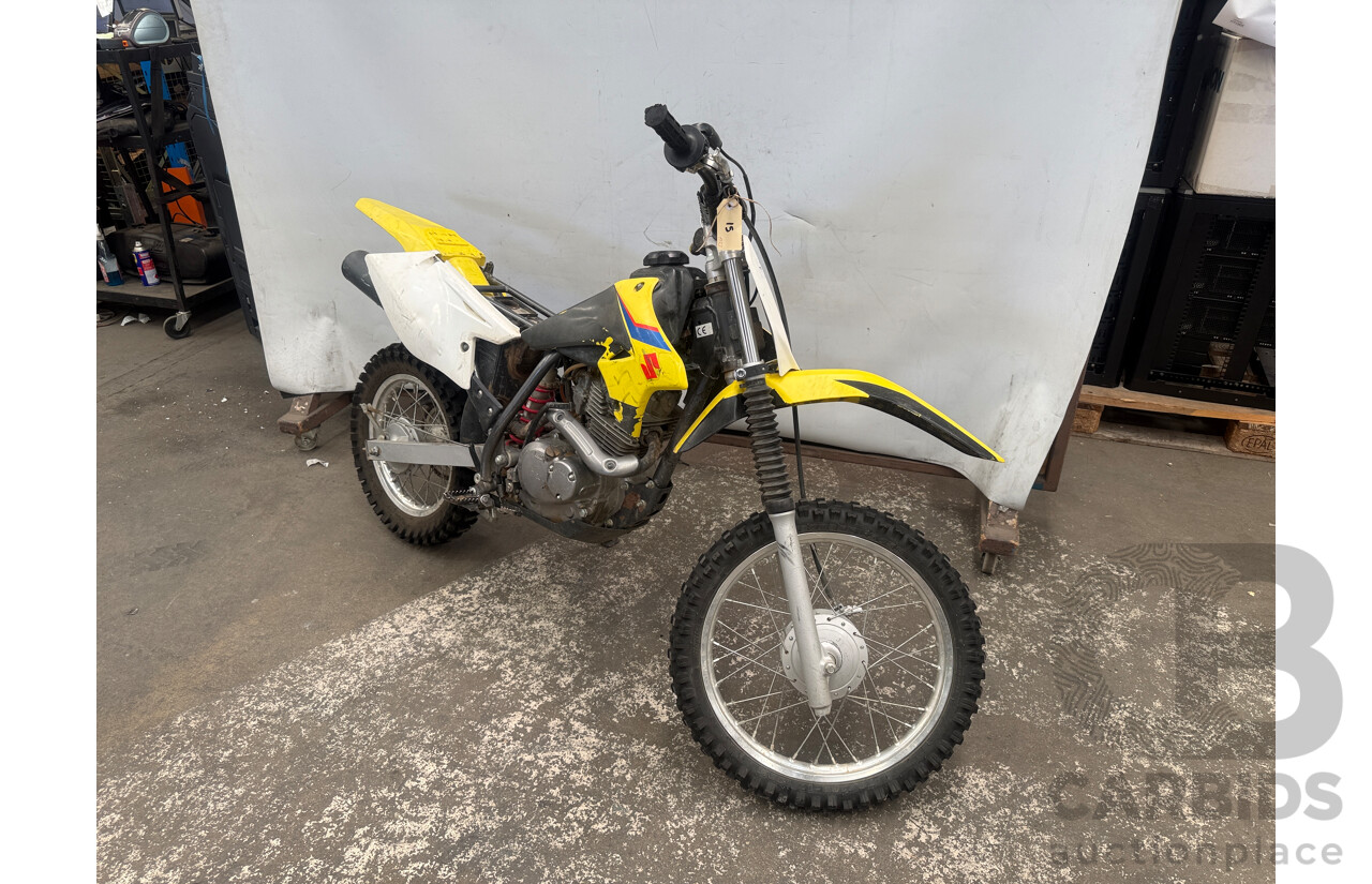 Circa 2019 Suzuki DRZ 125L Motorcycle - 4 Stroke Cycle