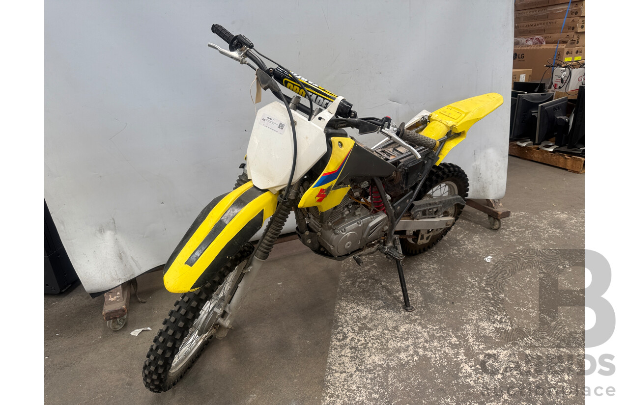 Circa 2019 Suzuki DRZ 125L Motorcycle - 4 Stroke Cycle