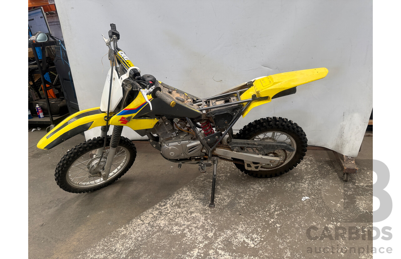 Circa 2019 Suzuki DRZ 125L Motorcycle - 4 Stroke Cycle