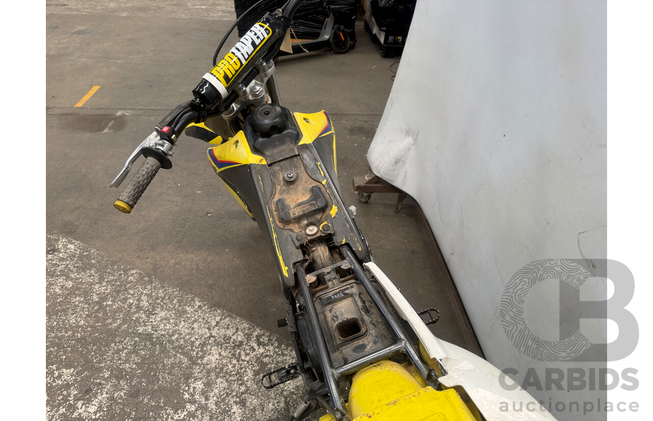 Circa 2019 Suzuki DRZ 125L Motorcycle - 4 Stroke Cycle