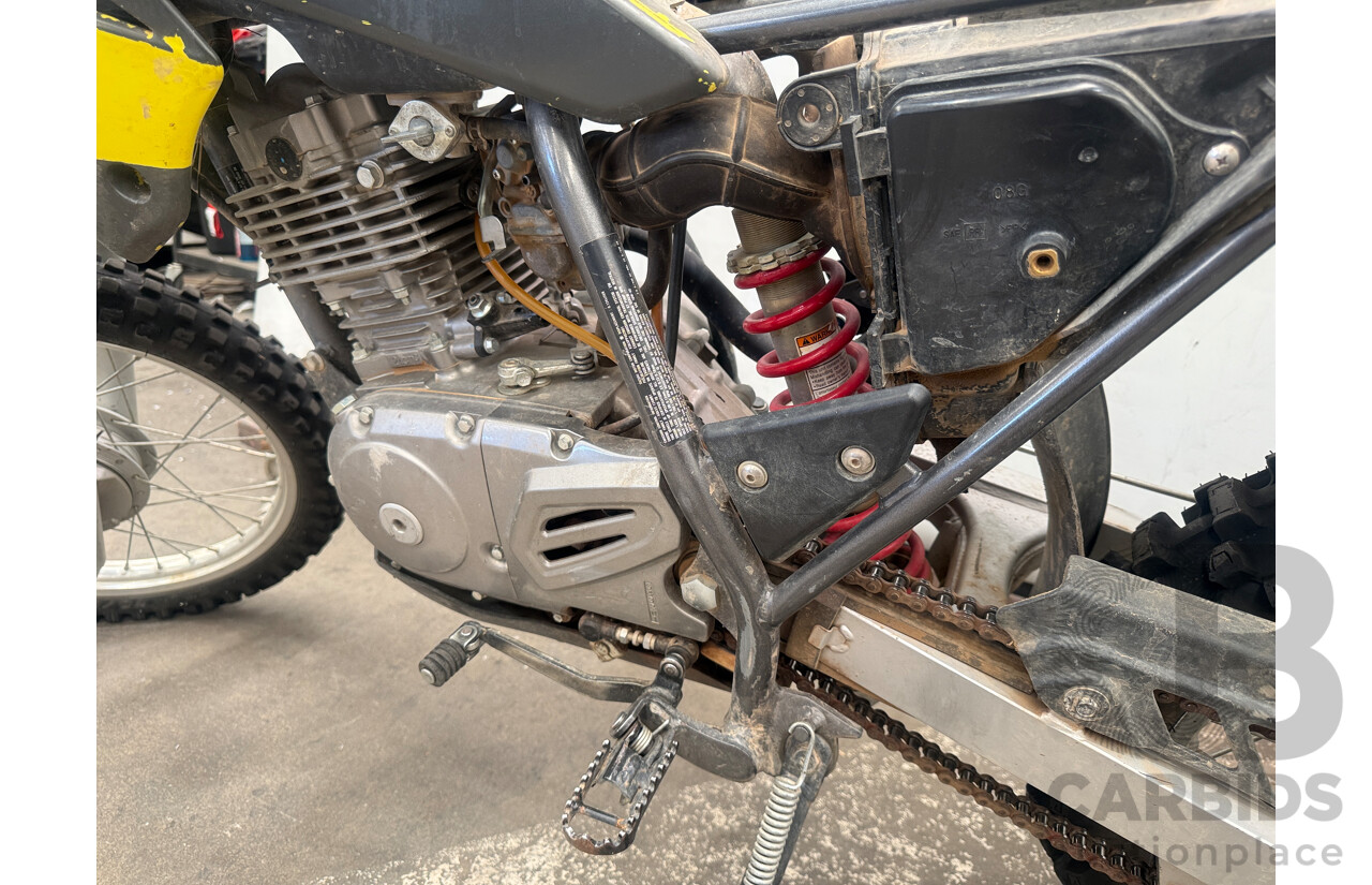 Circa 2019 Suzuki DRZ 125L Motorcycle - 4 Stroke Cycle