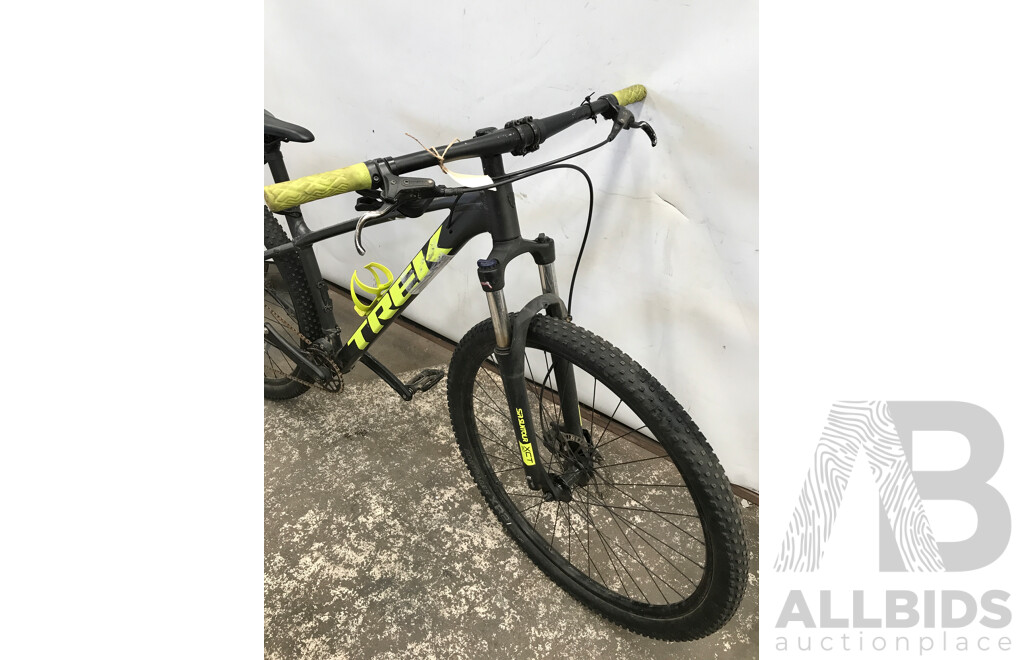 Trek Marlin 9 Speed Mountain Bike