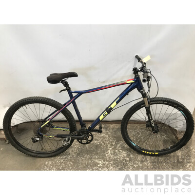 GT Avalanche 9 Speed Mountain Bike